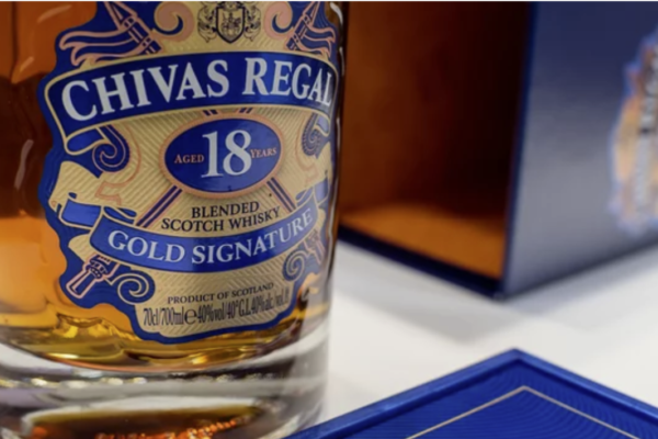 Chivas Regal 15 Years XV - Image 3